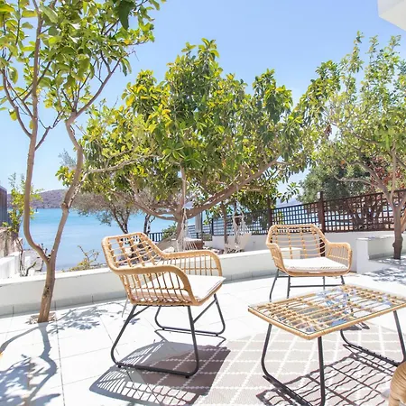 Villa Tsifliki Beachfront Retreat
