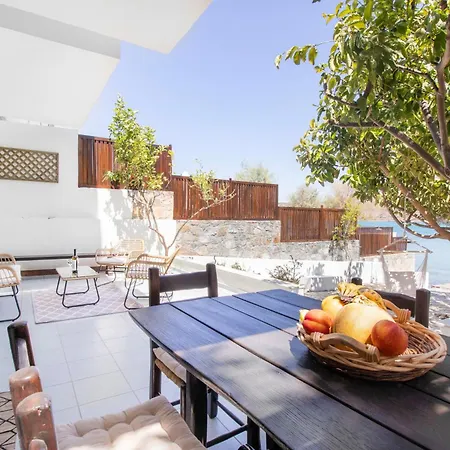 Tsifliki Beachfront Retreat *